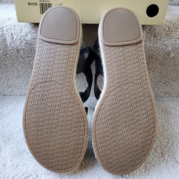 Michael Kors Brittany sandal - Picture 7 of 7